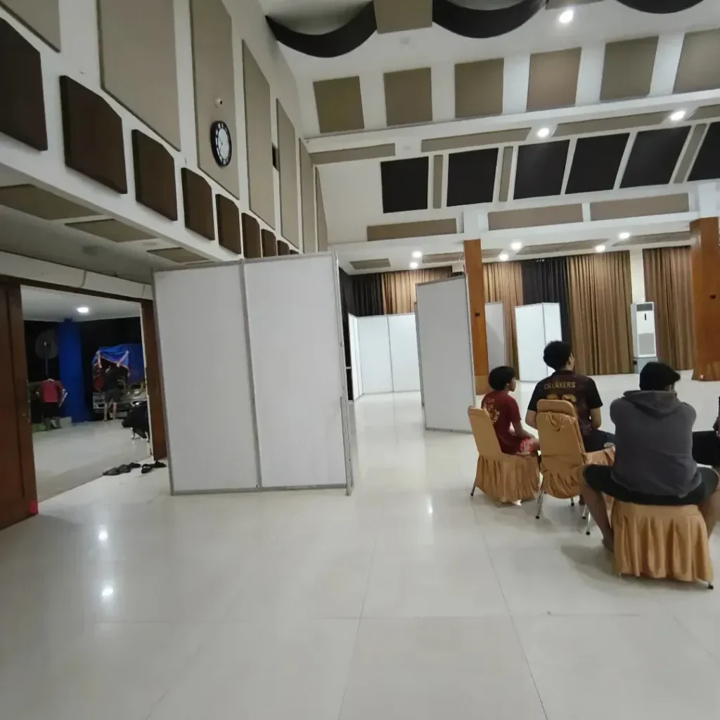 sewa-partisi-r8-pameran